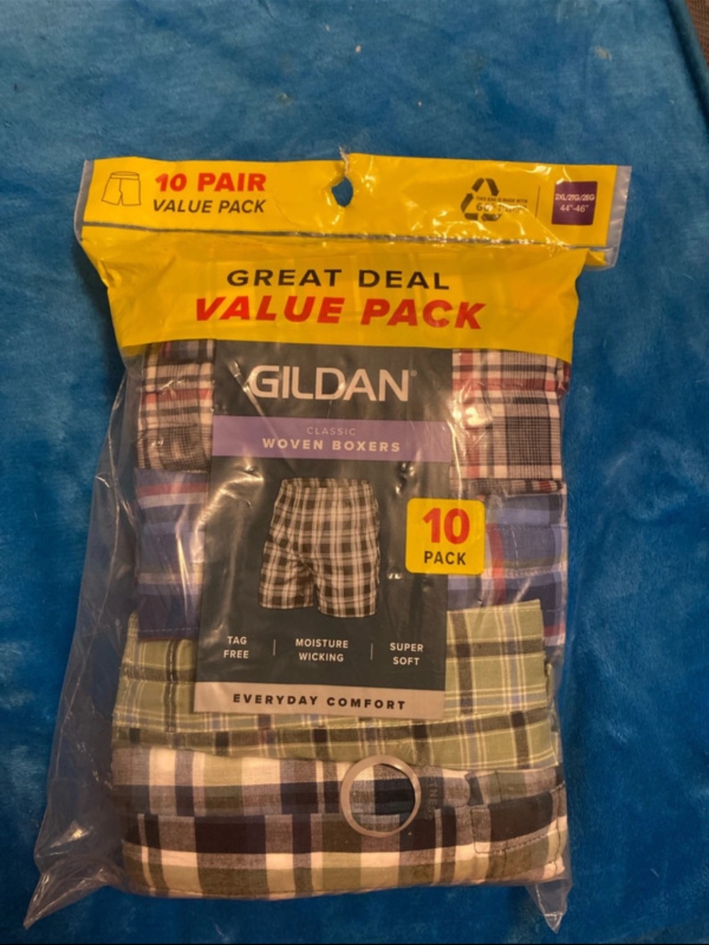 Gildan Men's Green Plaid Flat Front Shorts - Pack